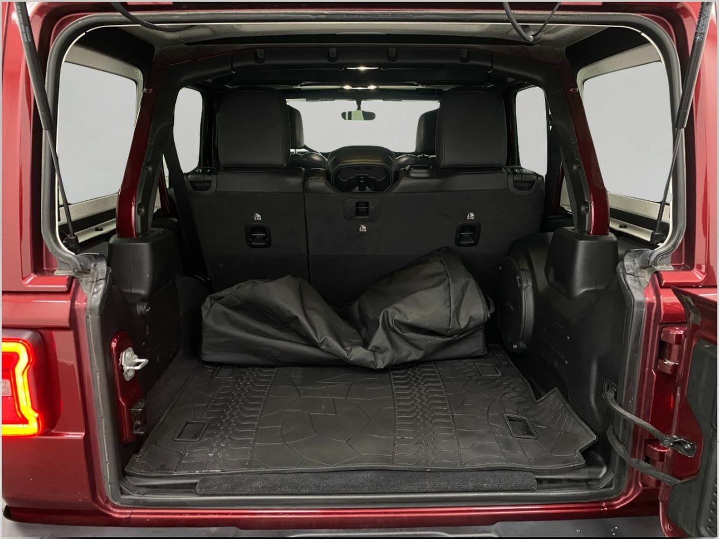 2021 Jeep Wrangler Unlimited Sahara Altitude 4x4