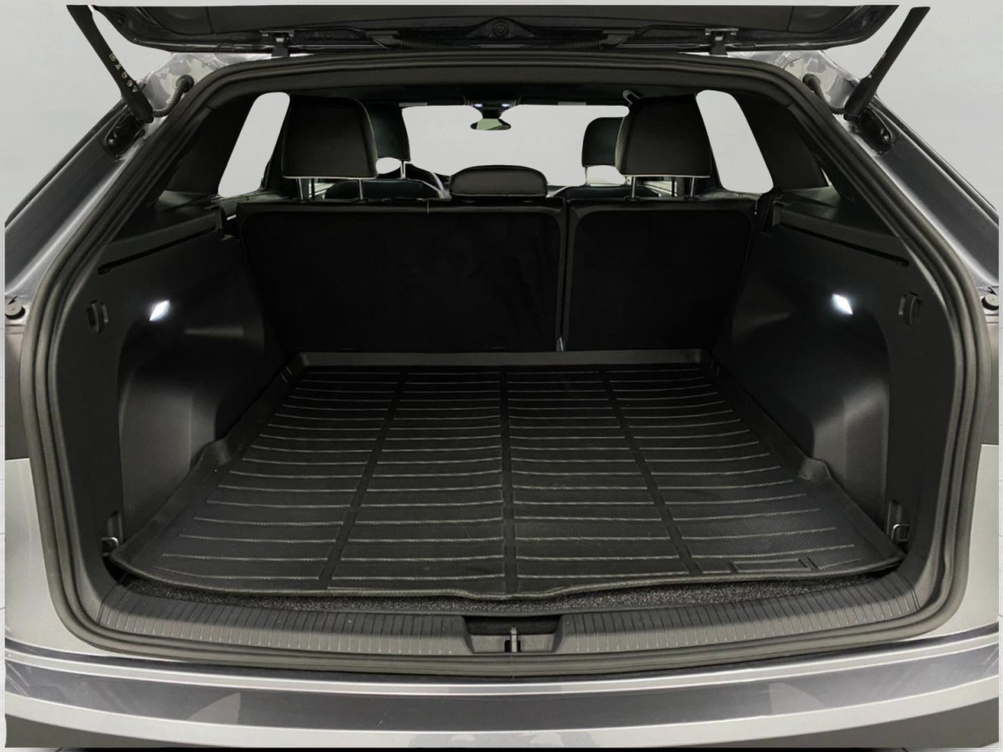 2025 Volkswagen Atlas Cross Sport 2.0T SEL Premium R-Line 4MOTION