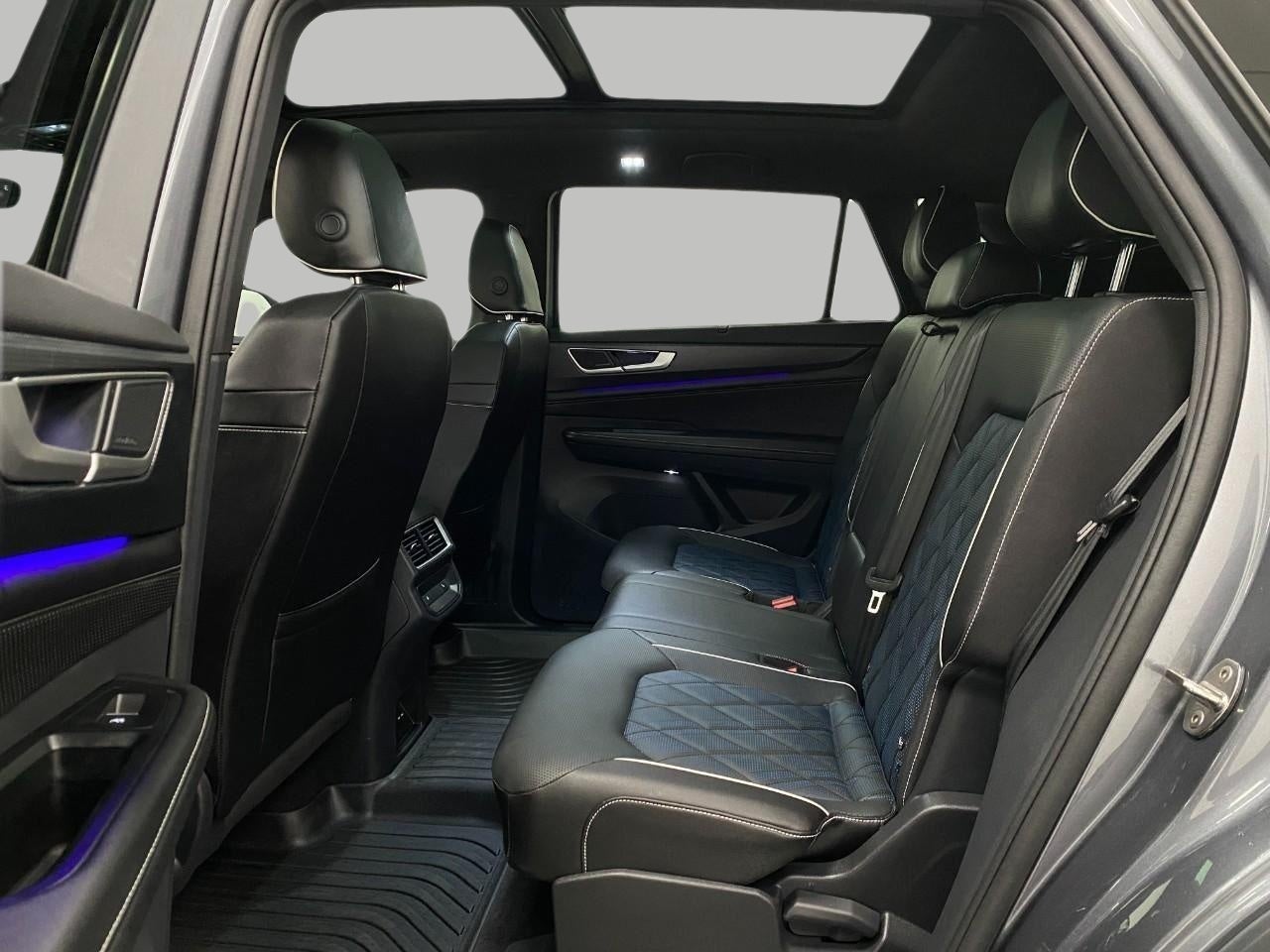 2025 Volkswagen Atlas Cross Sport 2.0T SEL Premium R-Line 4MOTION