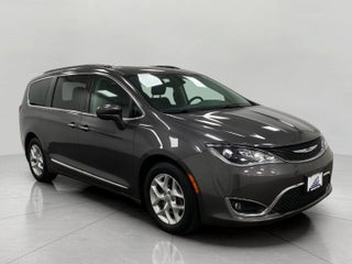 2017 Chrysler PACIFICA MINI-VAN, PASSENGER