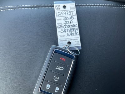 2025 Jeep Grand Cherokee GRAND CHEROKEE LIMITED 4X4