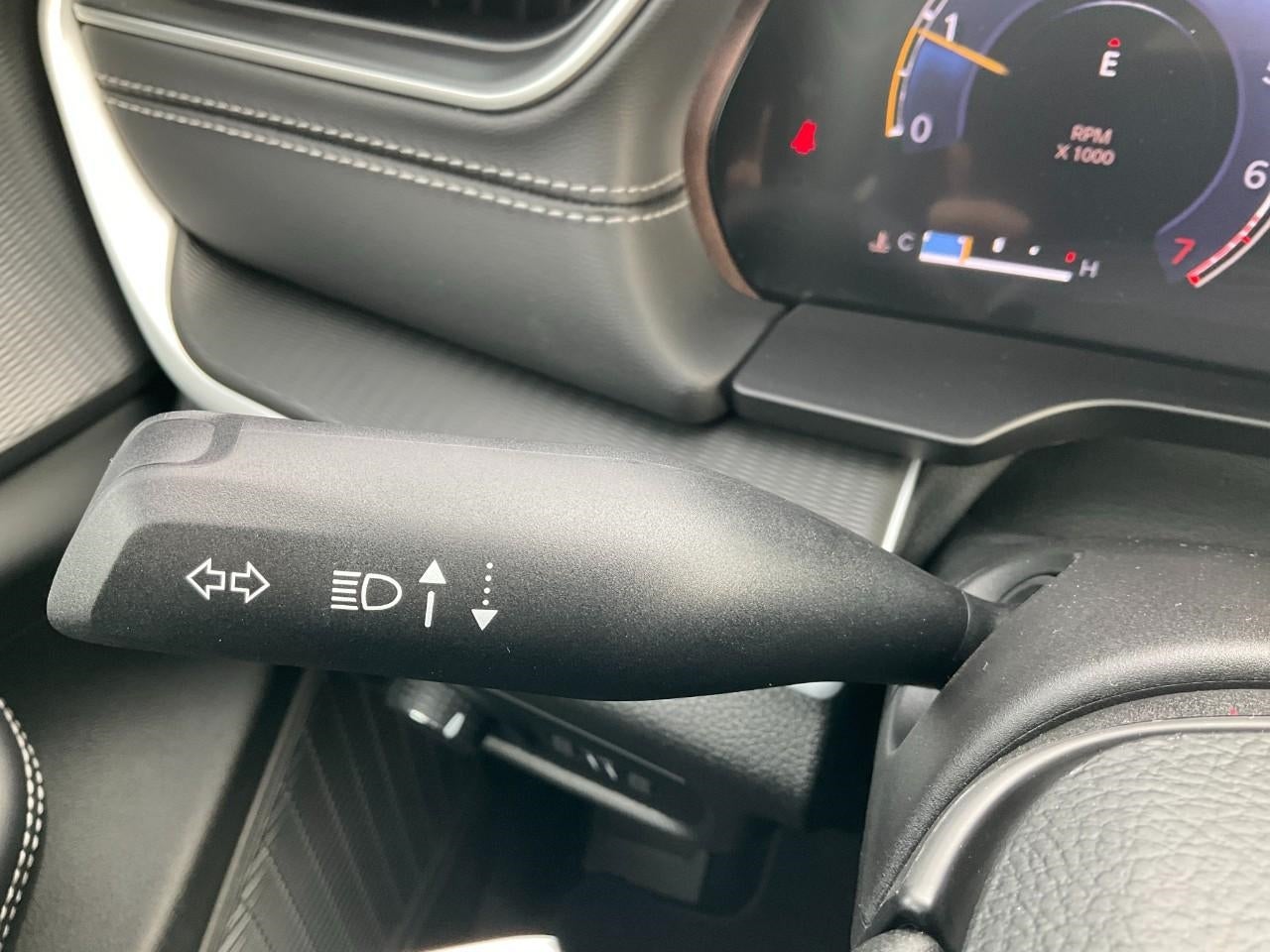 2025 Jeep Grand Cherokee GRAND CHEROKEE L LAREDO X 4X4