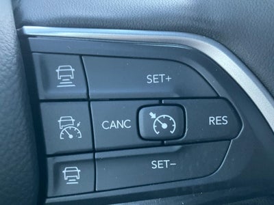 2025 Jeep Grand Cherokee GRAND CHEROKEE L LAREDO X 4X4