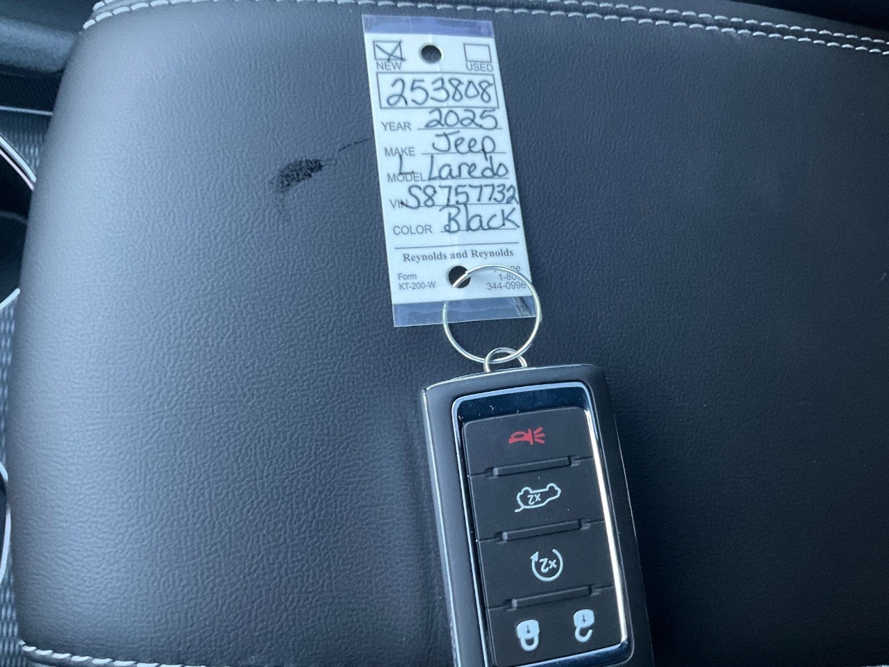 2025 Jeep Grand Cherokee GRAND CHEROKEE L LAREDO X 4X4