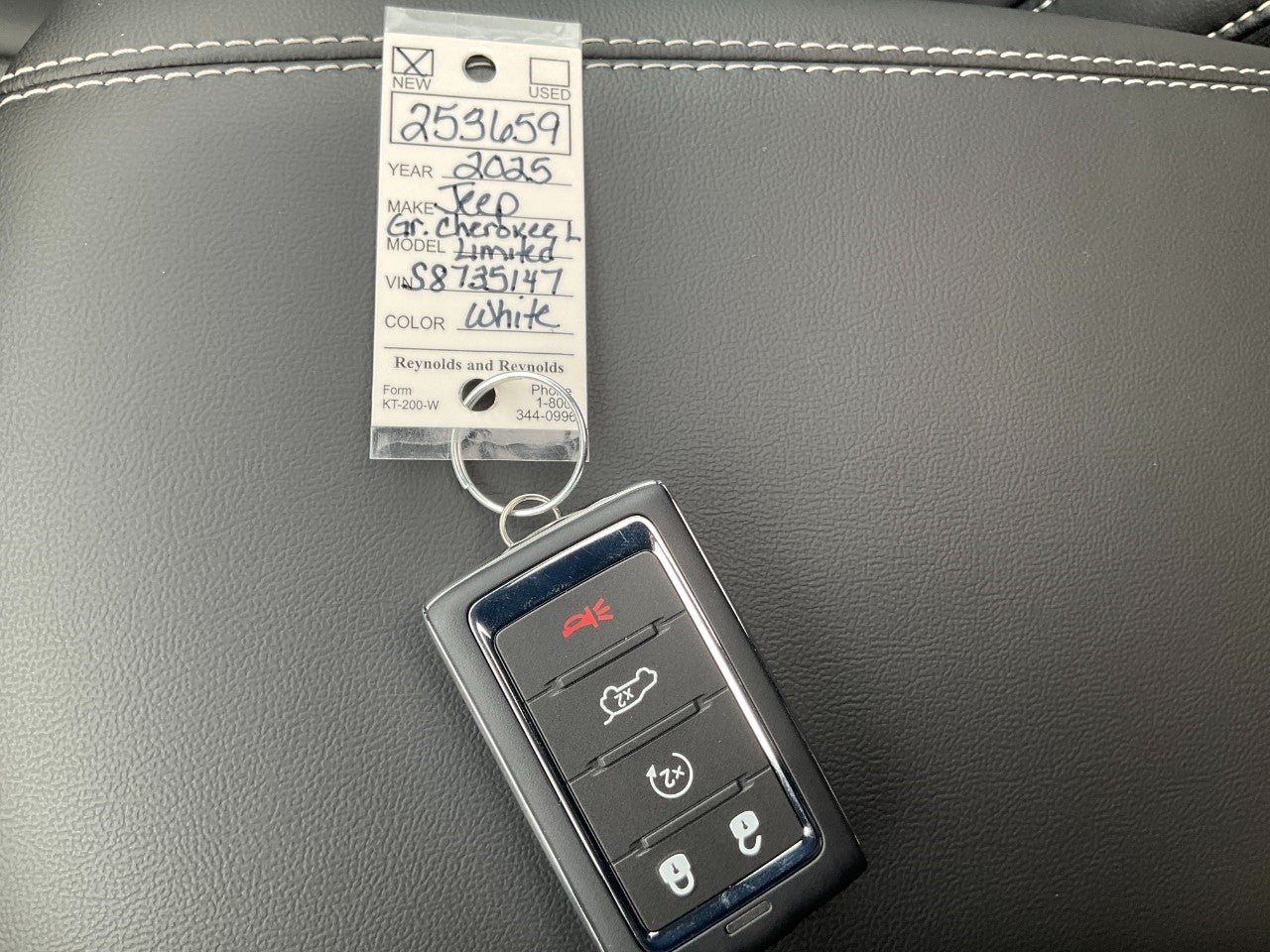 2025 Jeep Grand Cherokee GRAND CHEROKEE L LIMITED 4X4