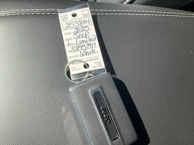 2025 Jeep Grand Cherokee GRAND CHEROKEE L LIMITED 4X4