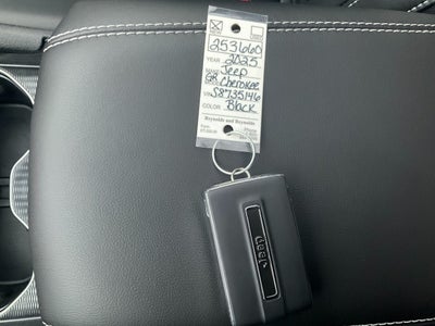 2025 Jeep Grand Cherokee GRAND CHEROKEE L LIMITED 4X4