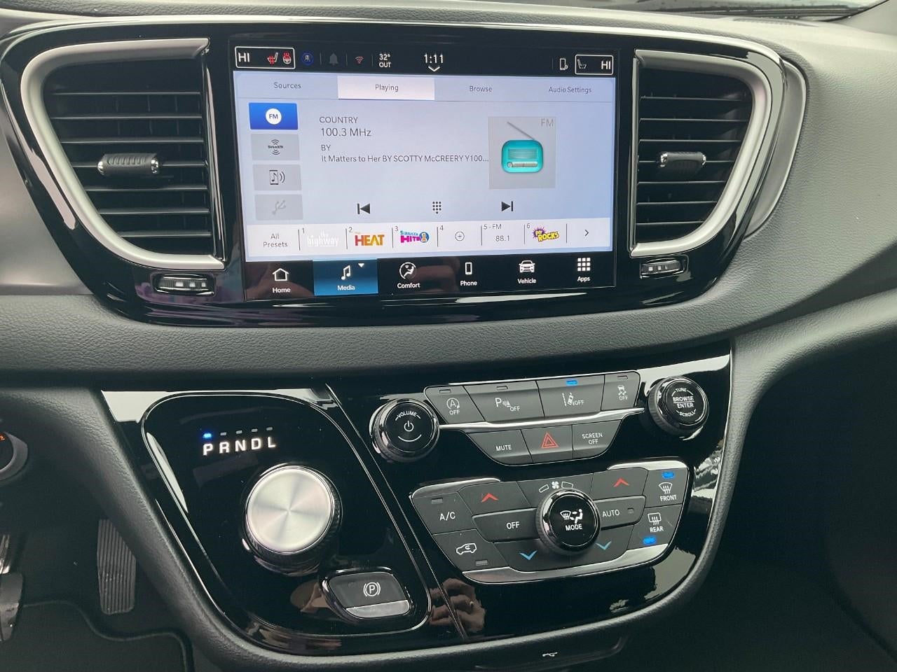 2026 Chrysler Voyager VOYAGER LX