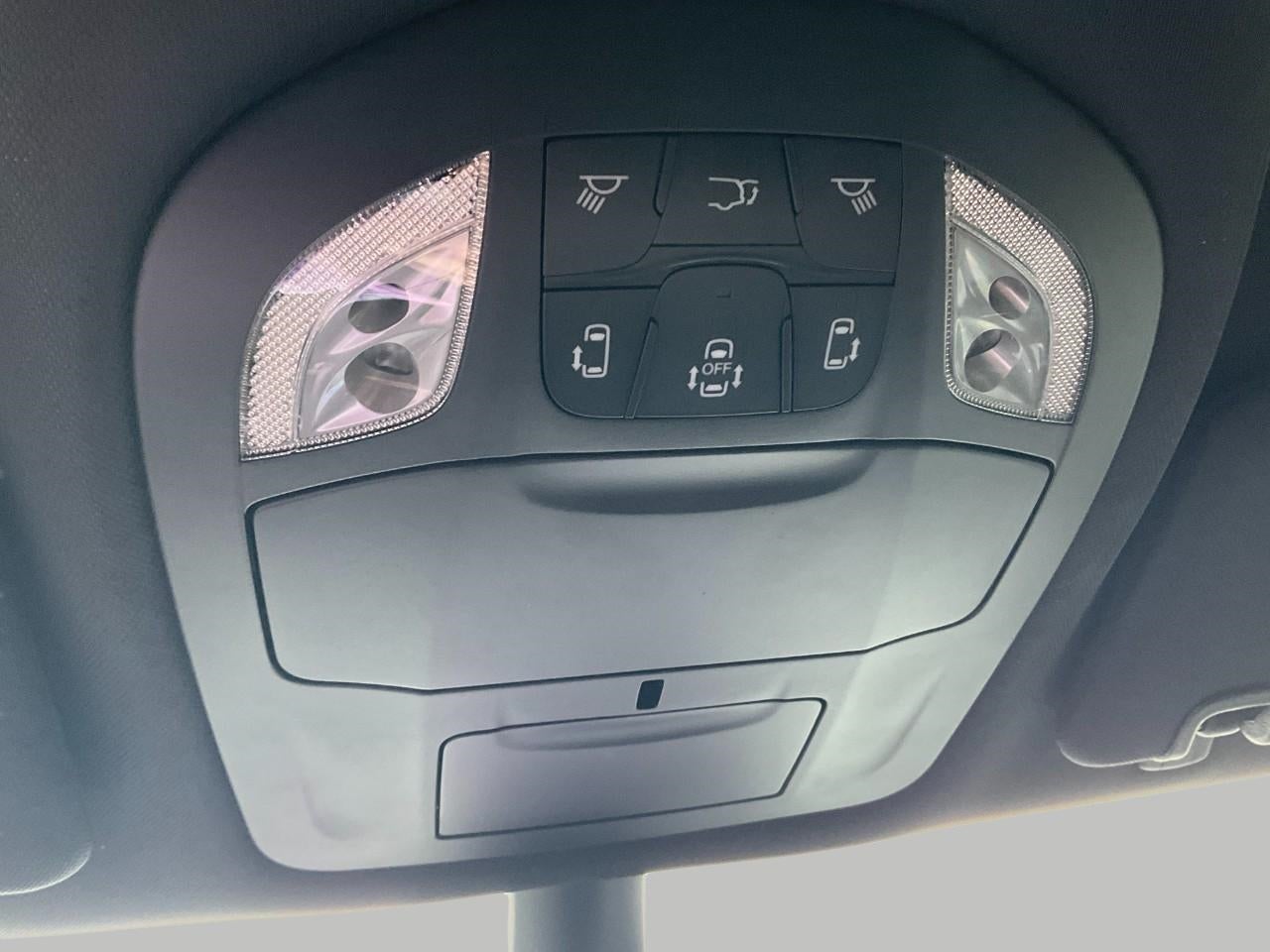 2026 Chrysler Voyager VOYAGER LX