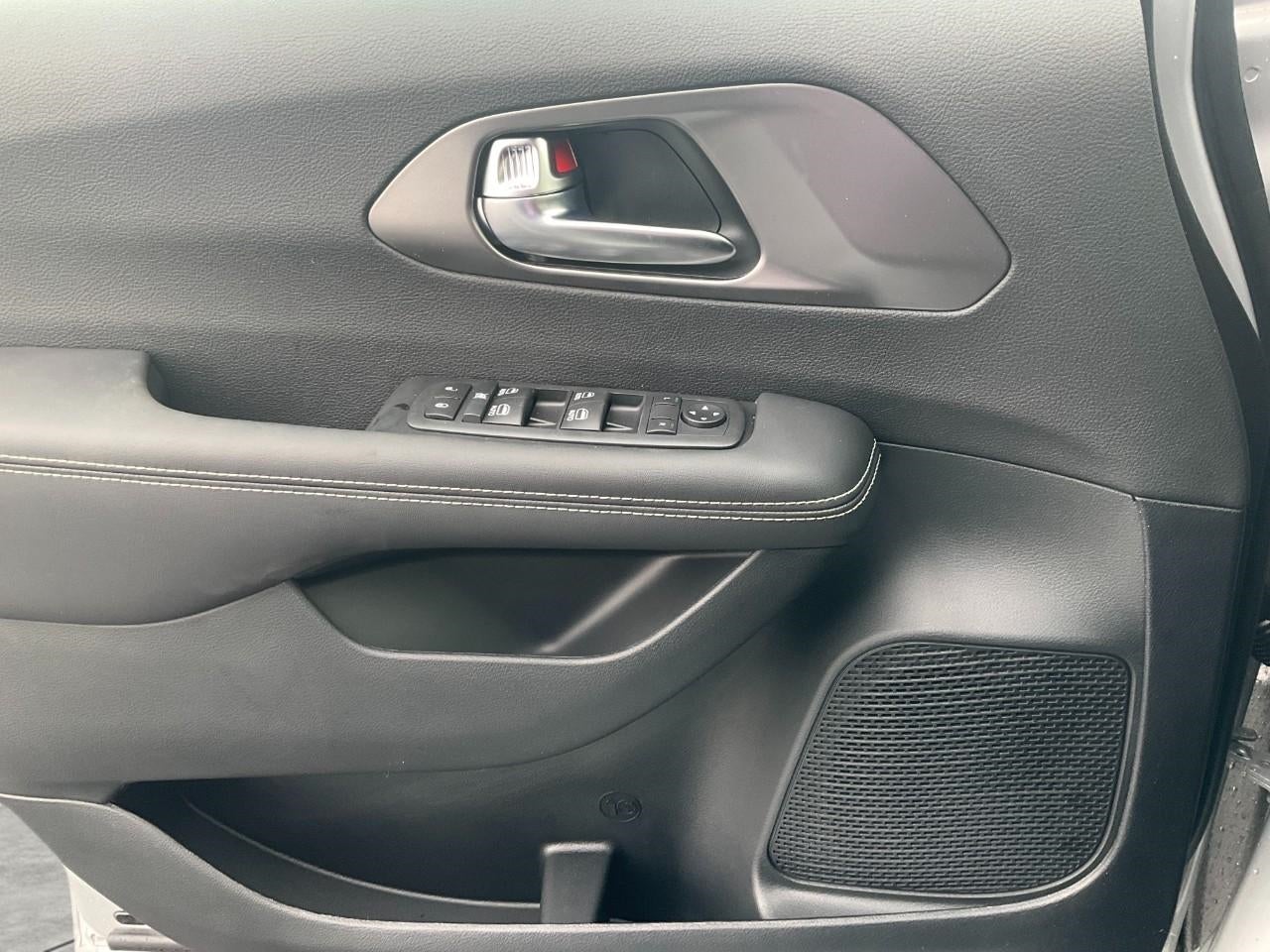 2026 Chrysler Voyager VOYAGER LX