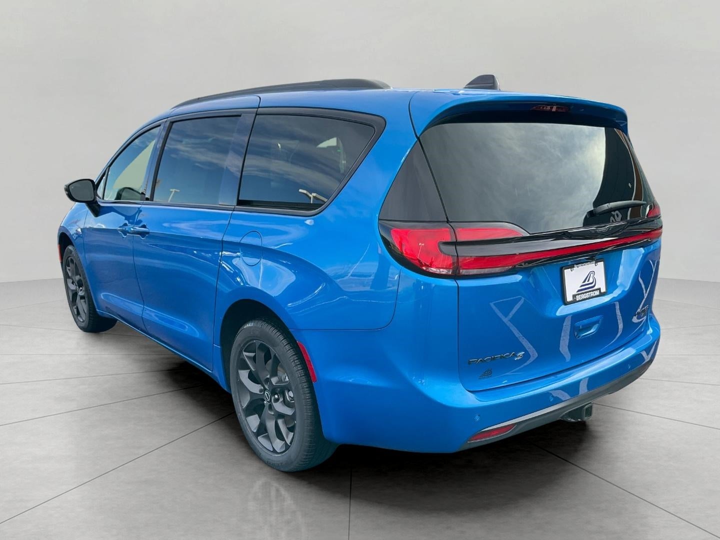 2026 Chrysler Pacifica PACIFICA LIMITED AWD