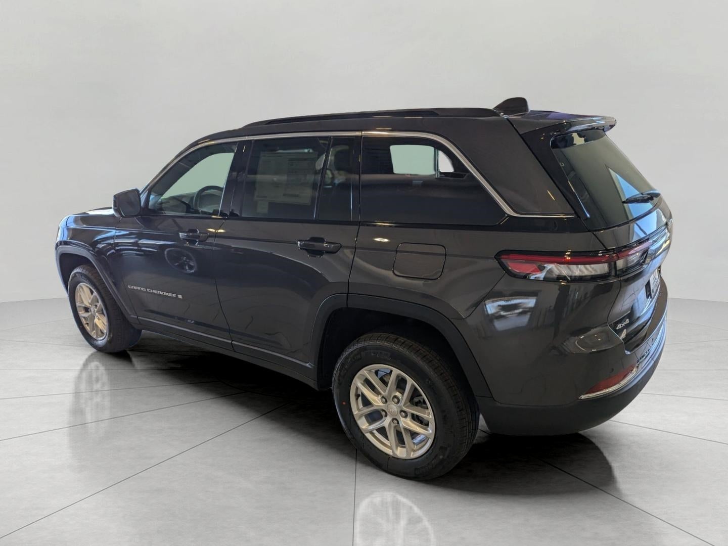 2026 Jeep Grand Cherokee GRAND CHEROKEE LAREDO 4X4