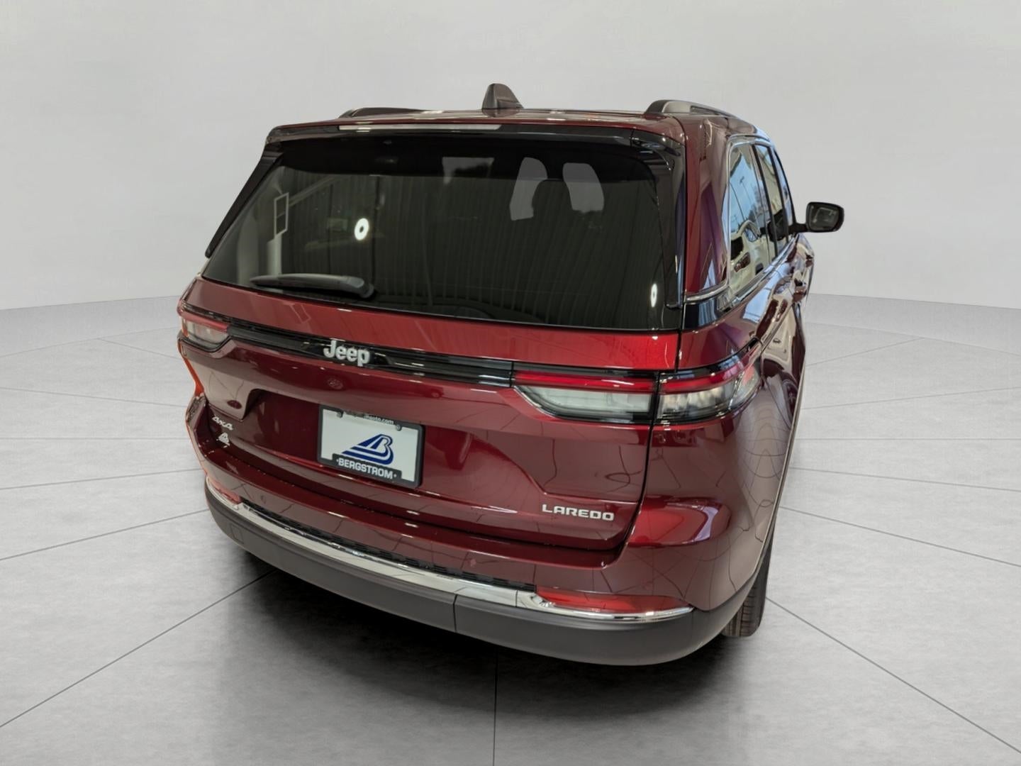 2026 Jeep Grand Cherokee GRAND CHEROKEE LAREDO 4X4