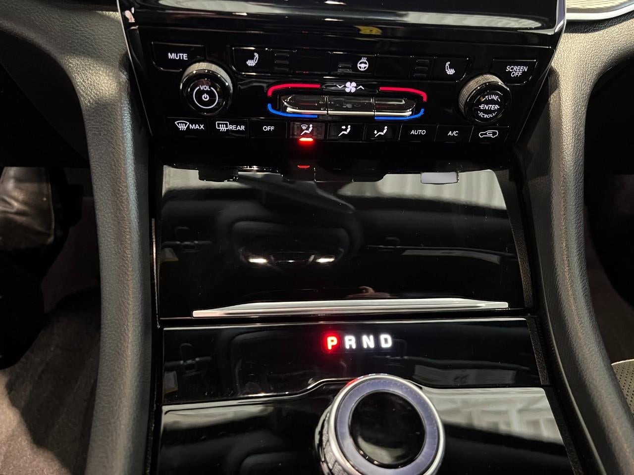 2025 Jeep Grand Cherokee L Altitude 4x4