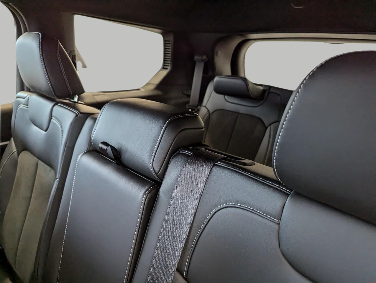 2026 Jeep Grand Cherokee GRAND CHEROKEE L LAREDO ALTITUDE 4X4