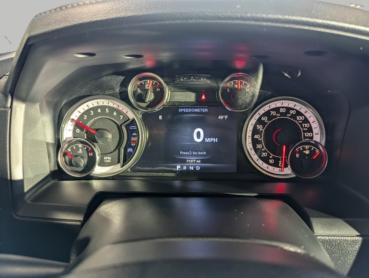 2017 RAM 1500 Laramie Crew Cab 4x4 5'7' Box