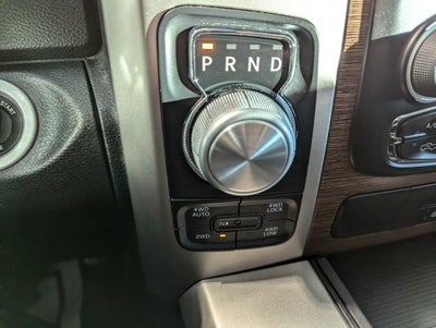 2017 RAM 1500 Laramie Crew Cab 4x4 5'7' Box