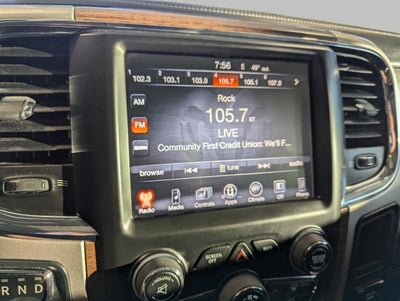 2017 RAM 1500 Laramie Crew Cab 4x4 5'7' Box