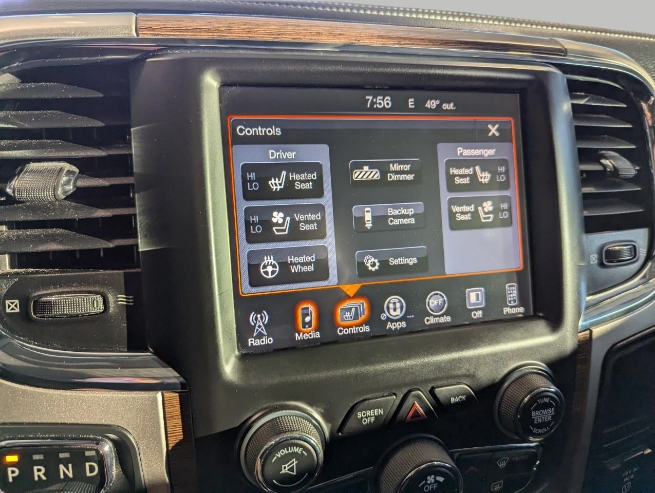 2017 RAM 1500 Laramie Crew Cab 4x4 5'7' Box