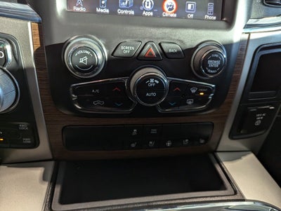 2017 RAM 1500 Laramie Crew Cab 4x4 5'7' Box