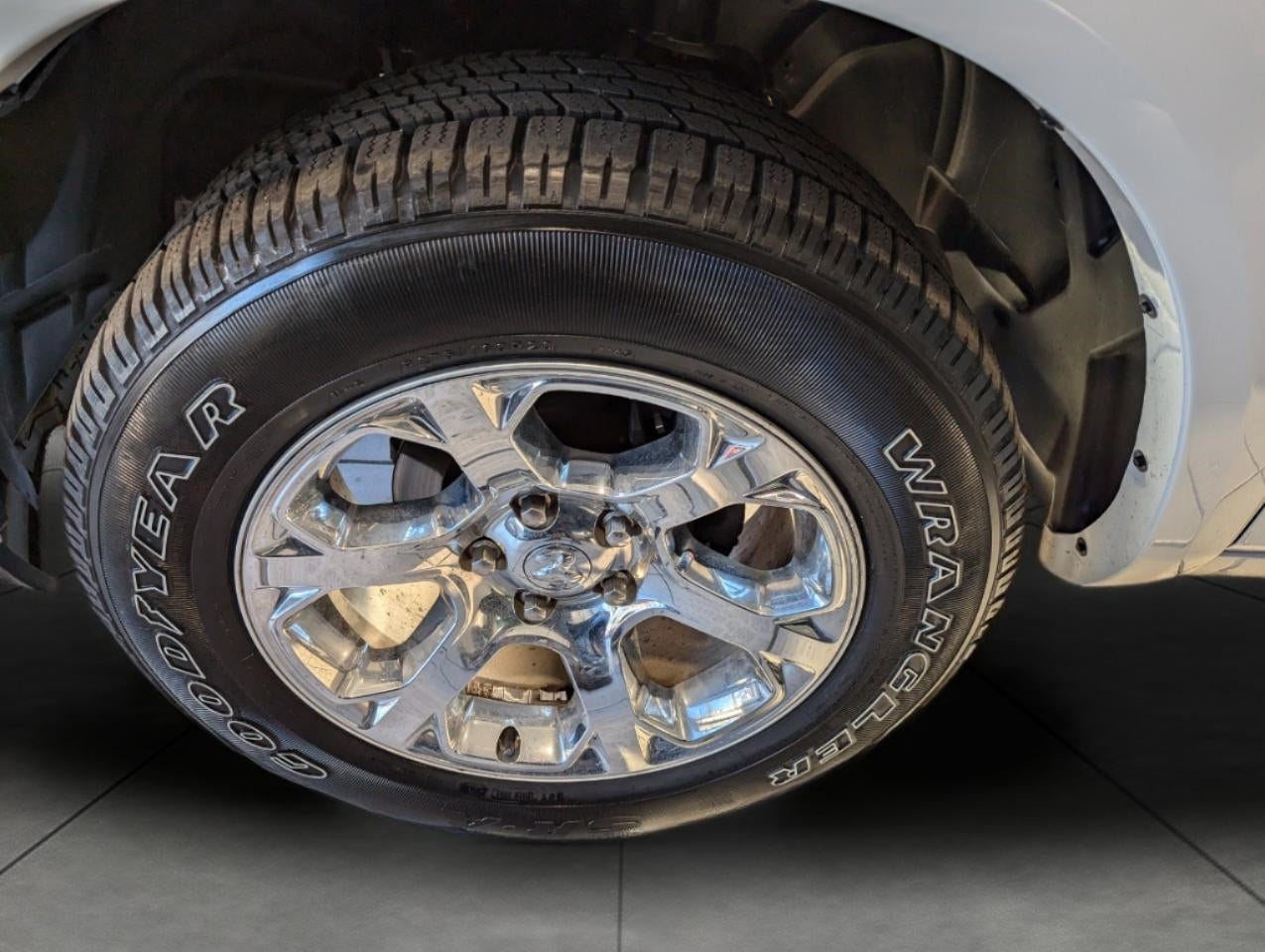 2017 RAM 1500 Laramie Crew Cab 4x4 5'7' Box