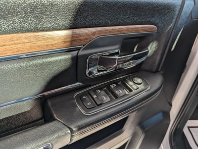 2017 RAM 1500 Laramie Crew Cab 4x4 5'7' Box