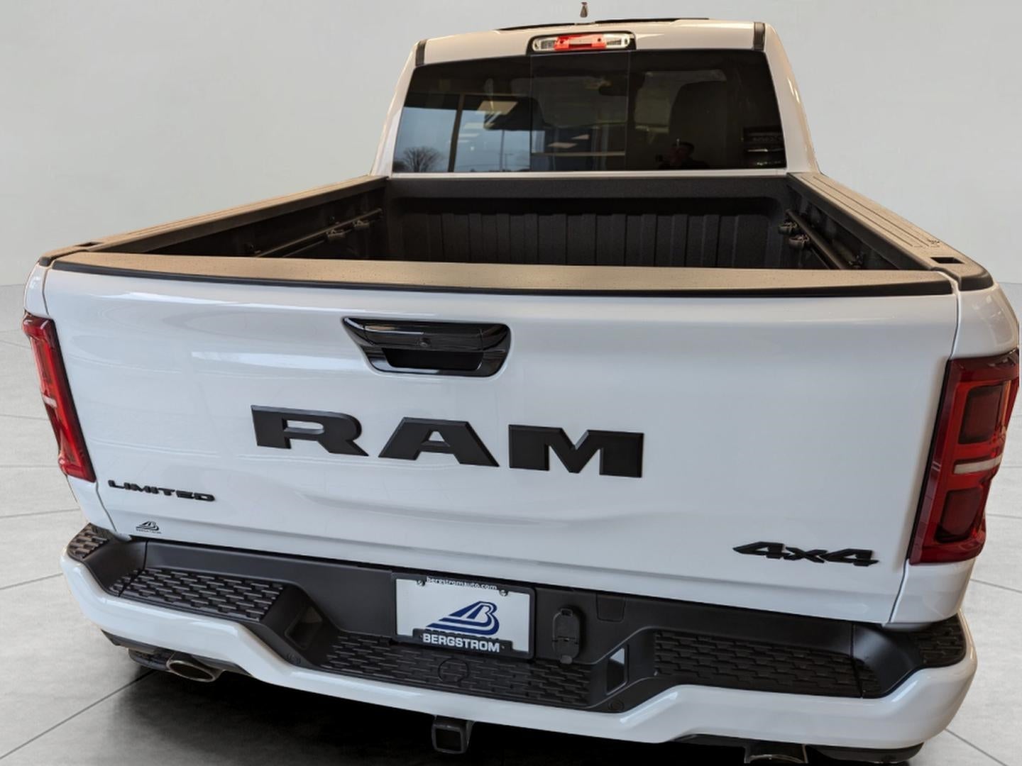 2026 RAM Ram 1500 RAM 1500 LIMITED CREW CAB 4X4 5'7' BOX