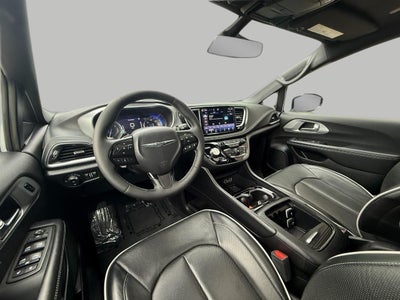 2025 Chrysler Pacifica Limited FWD