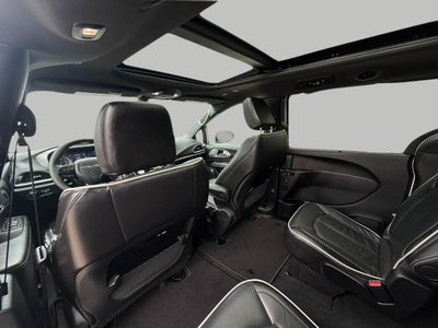 2025 Chrysler Pacifica Limited FWD