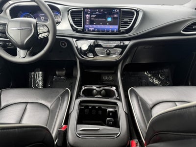 2025 Chrysler Pacifica Limited FWD