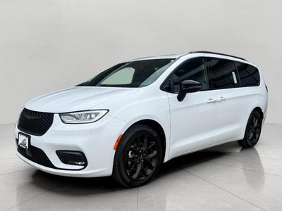 2025 Chrysler Pacifica Limited FWD