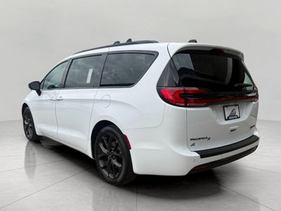 2025 Chrysler Pacifica Limited FWD