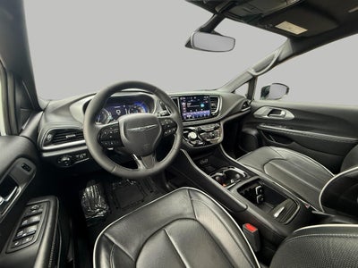 2025 Chrysler Pacifica Limited FWD