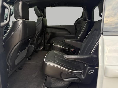 2025 Chrysler Pacifica Limited FWD