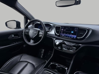 2025 Chrysler Pacifica Limited FWD
