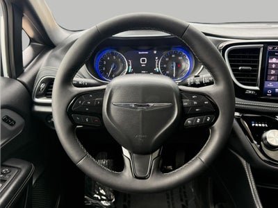 2025 Chrysler Pacifica Limited FWD