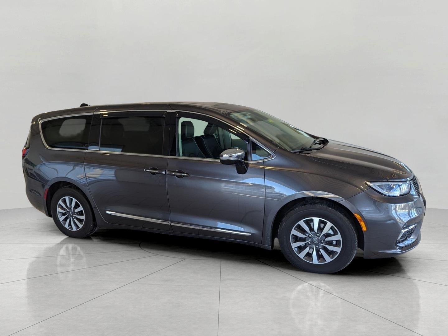 2023 Chrysler Pacifica Hybrid Limited