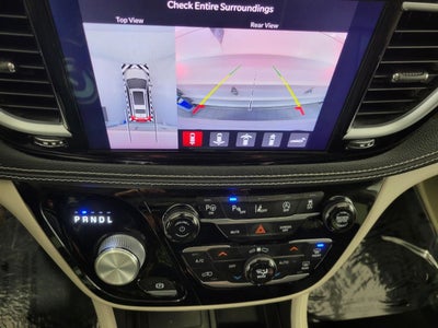 2022 Chrysler Pacifica Limited AWD