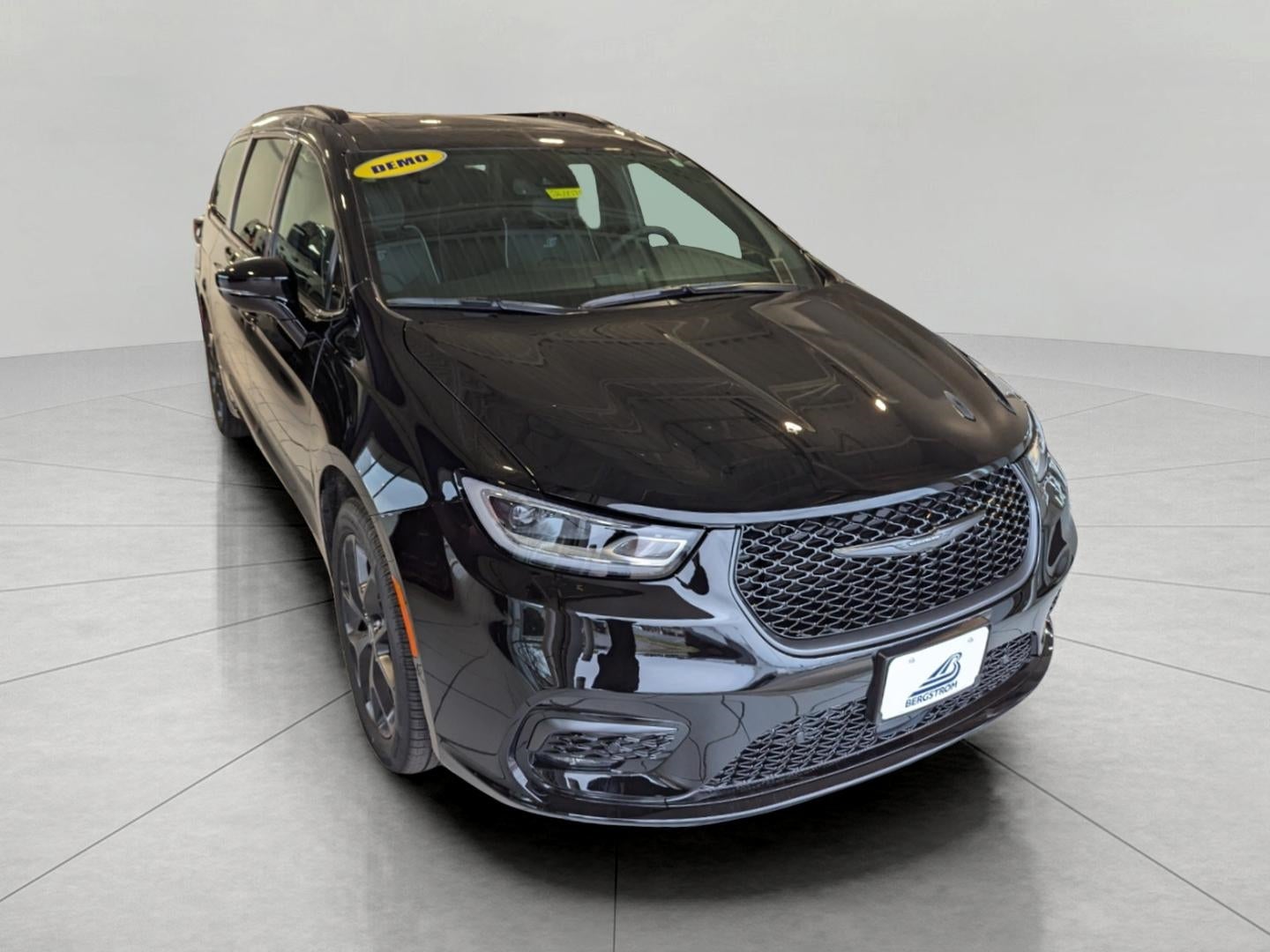 2026 Chrysler Pacifica PACIFICA LIMITED AWD