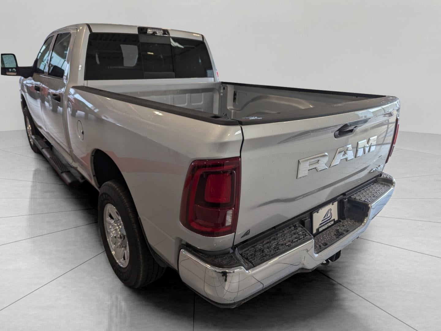 2026 RAM Ram 3500 RAM 3500 TRADESMAN CREW CAB 4X4 6'4' BOX