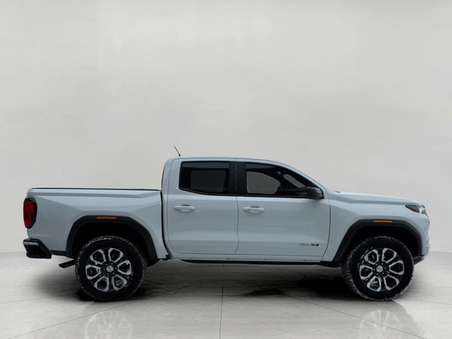 2023 GMC Canyon 4WD AT4