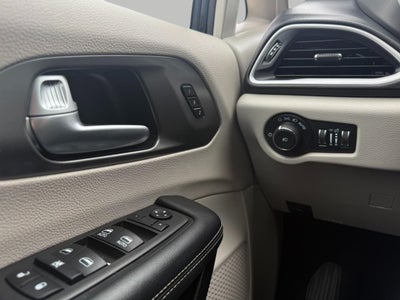 2024 Chrysler Pacifica Touring L FWD