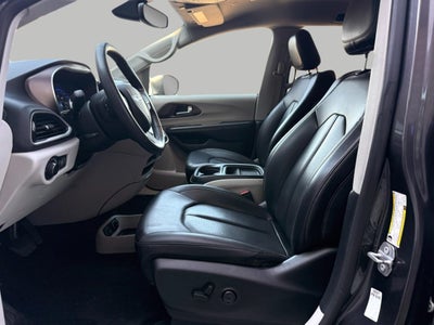 2021 Chrysler Voyager LXI FWD