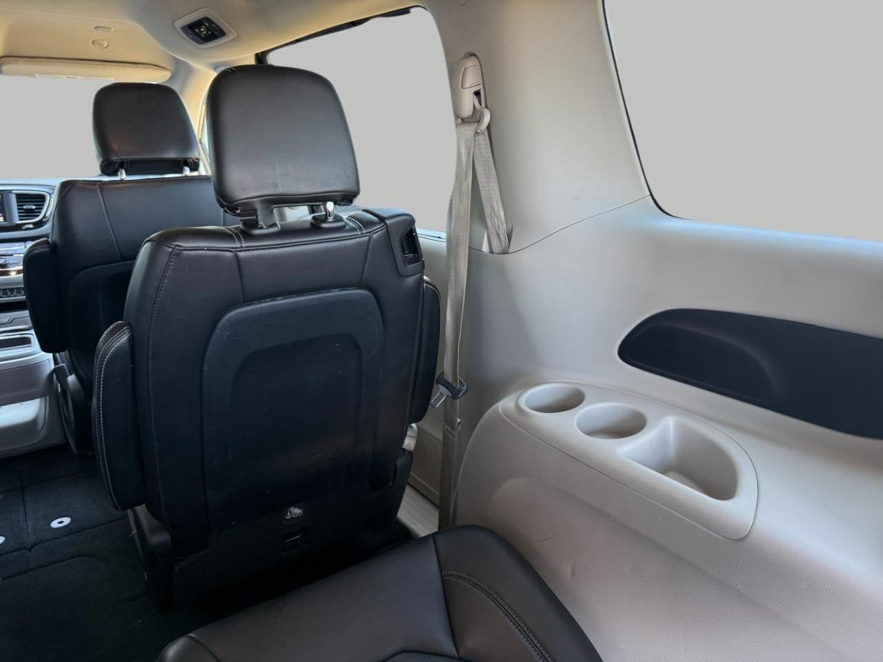 2021 Chrysler Voyager LXI FWD