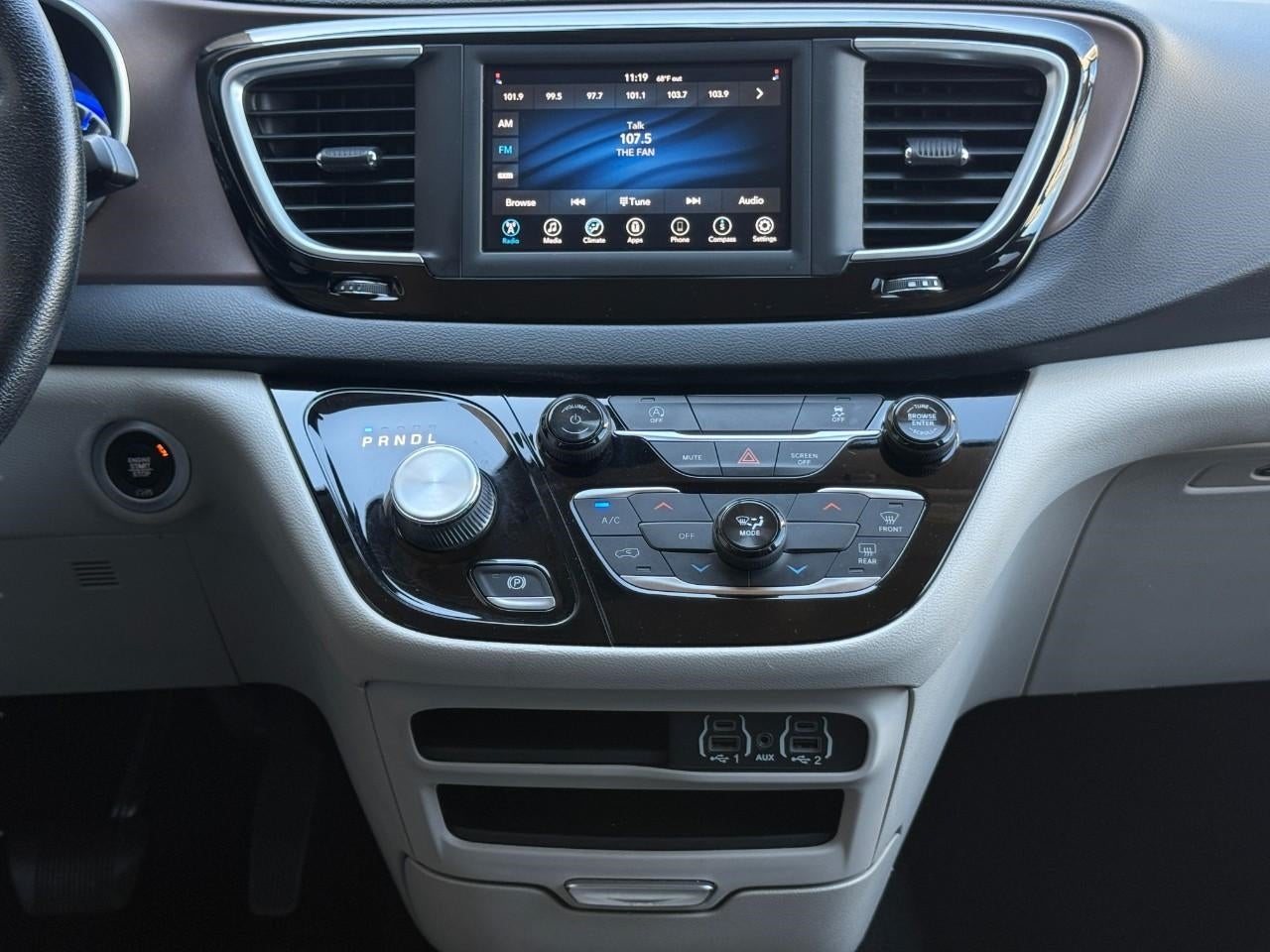 2021 Chrysler Voyager LXI FWD