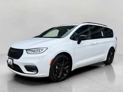 2025 Chrysler Pacifica Limited FWD