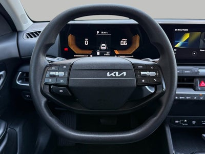 2025 Kia K4 LXS FWD