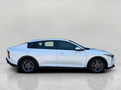 2025 Kia K4 LXS FWD