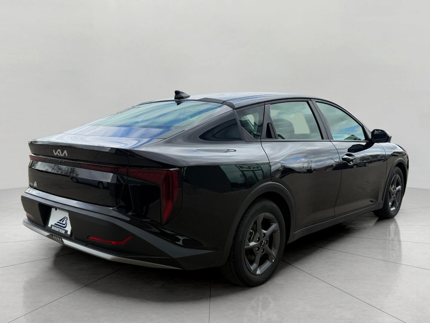 2025 Kia K4 LXS FWD