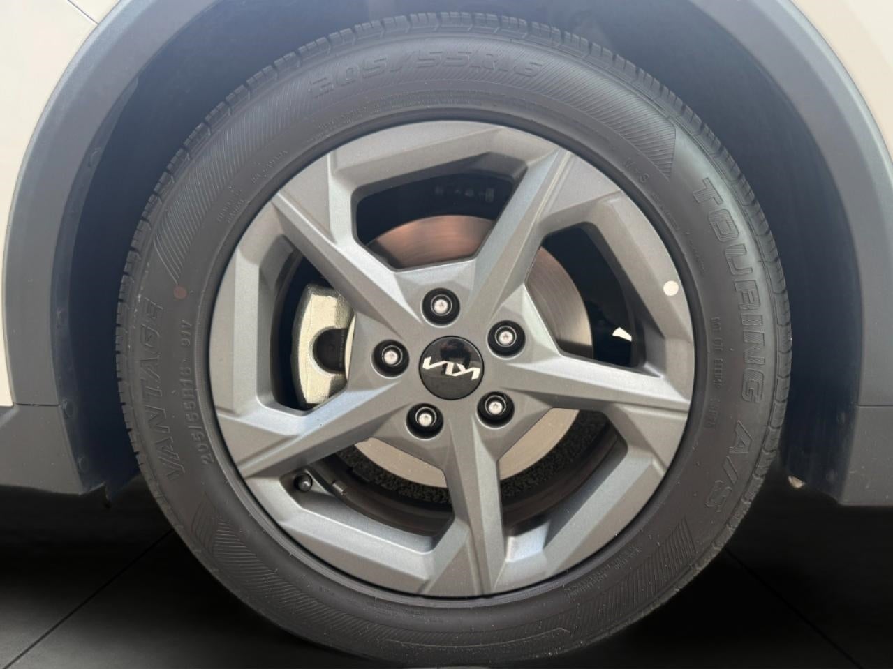 2025 Kia K4 LXS FWD